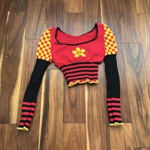 STAHL RED YELLOW BLACK SCOOP NECK FLOWER CROP SWEATER XS-S